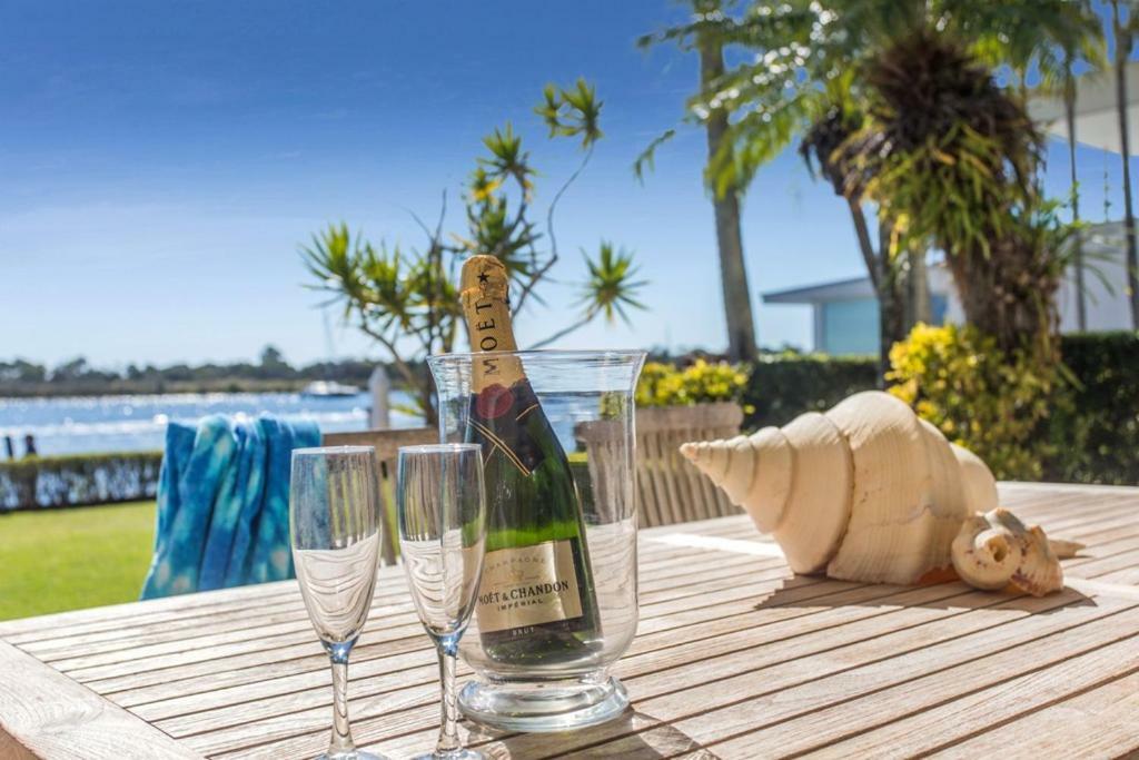 Noosa Quays Aparthotel ภายนอก รูปภาพ